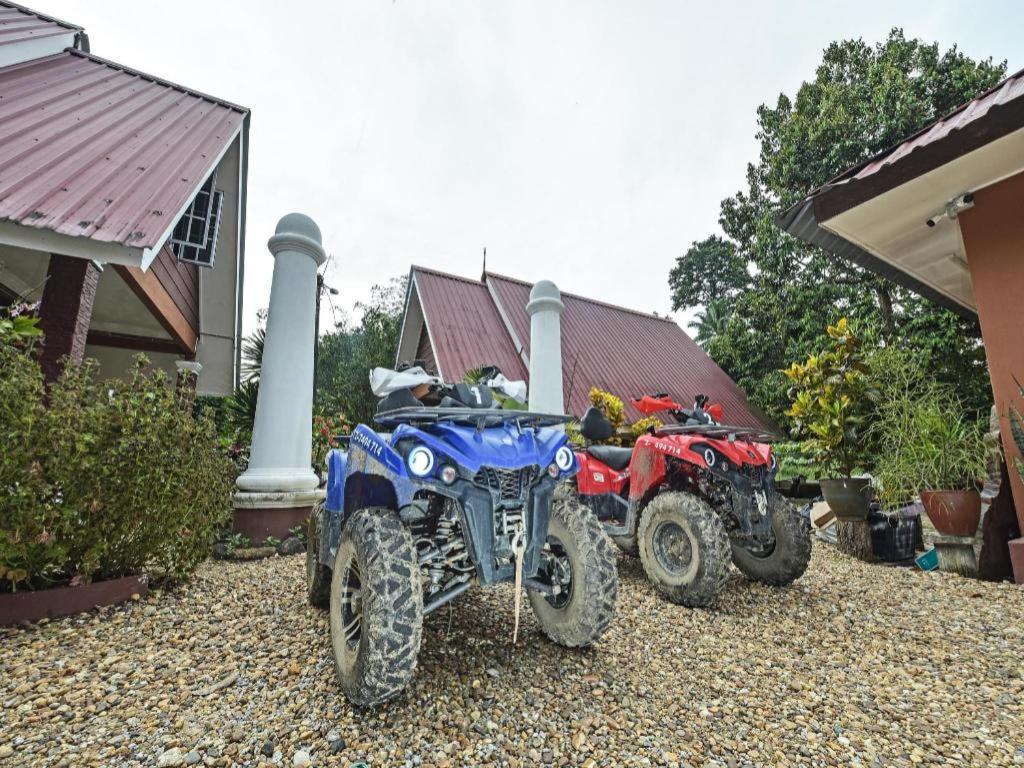 Oyo 90642 Twin Mutiara Chalet & Homestay Jeli Kültér fotó
