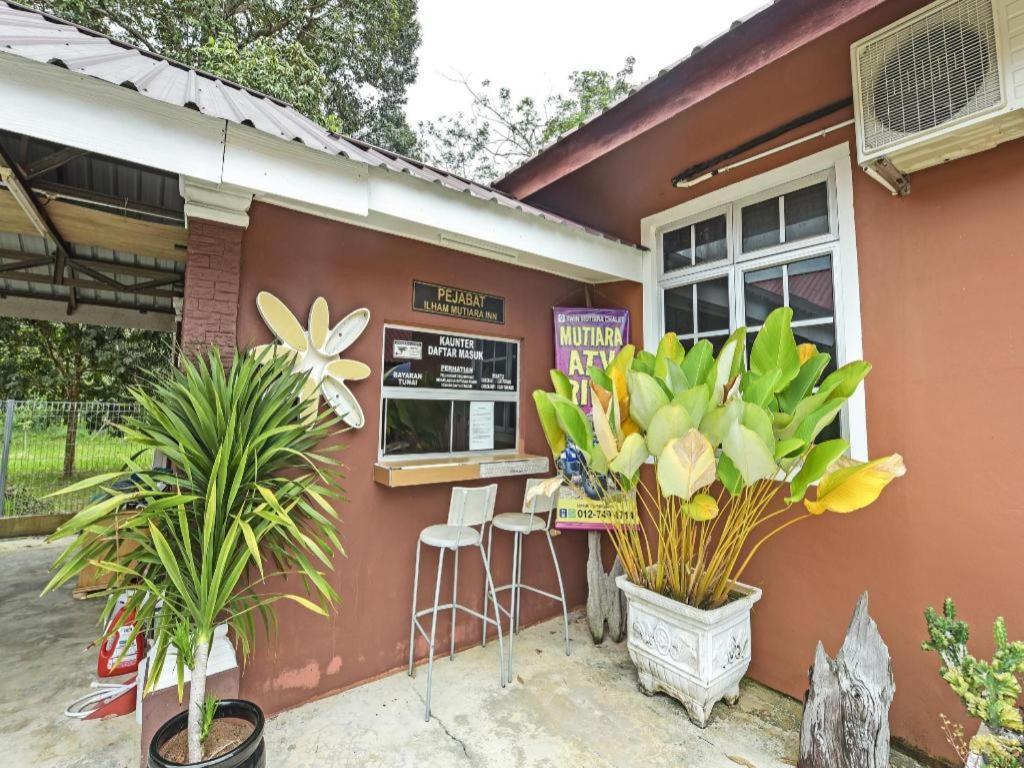 Oyo 90642 Twin Mutiara Chalet & Homestay Jeli Kültér fotó