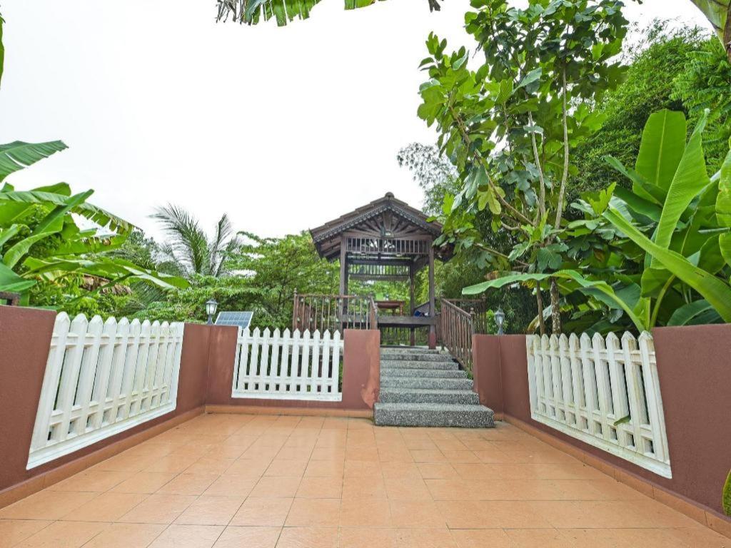Oyo 90642 Twin Mutiara Chalet & Homestay Jeli Kültér fotó