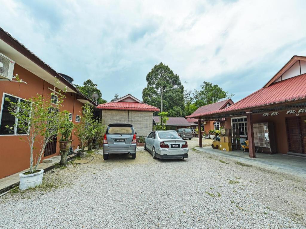 Oyo 90642 Twin Mutiara Chalet & Homestay Jeli Kültér fotó
