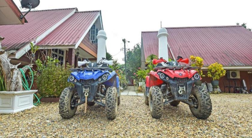 Oyo 90642 Twin Mutiara Chalet & Homestay Jeli Kültér fotó