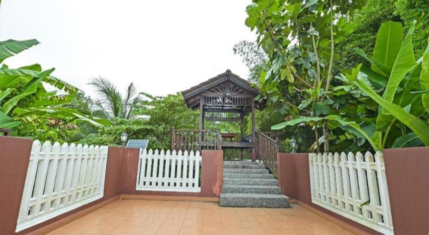 Oyo 90642 Twin Mutiara Chalet & Homestay Jeli Kültér fotó
