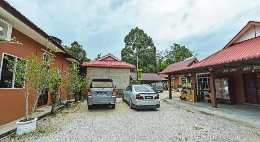 Oyo 90642 Twin Mutiara Chalet & Homestay Jeli Kültér fotó